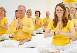 yoga-als-spirituelle-praxis_sukadev-und-yogschuler - chandrashekara@burandt.net