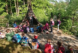 Abb. 5 Steinzeitführung Sommerferien mit Kindern Foto AFM S.Coesfeld_klein - Coesfeld/AFM