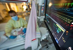 RS-Virus Patienten in der Kinderklinik - Symbolbild: Marijan Murat/dpa