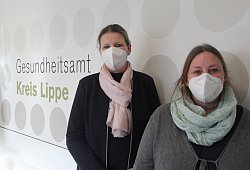 Kerstin Ahaus (l.), Leiterin des Gesundheitsamtes im Kreis Lippe, und Janine Tölle, Leiterin des Kinder- und Jugendärztlichen Dienstes im Gesundheitsamt Lippe. - Carolin Nieder-Entgelmeier