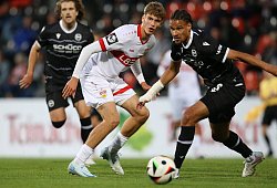 BAU// 24.09.2024 Großaspach Fußball VfB Stuttgart II vs. DSC Arminia Bielefeld , v.l. Luca Joachim Raimund (VfB), Joel F - IMAGO/Pressefoto Baumann