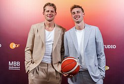 Moritz Wagner (l) und Franz Wagner - Andreas Gora/dpa