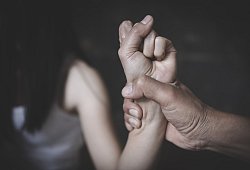 Sexuelle Gewalt - Tinnakorn - stock.adobe.com