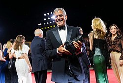 Internationale Filmfestspiele Venedig - «Jay Kelly» - Scott A Garfitt/Invision/AP/dpa