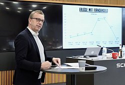 Bilanz-PK DSC Arminia Bielefeld - Peter Unger