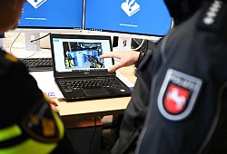 Polizei geht gegen Drogenbande vor - Lars Penning/dpa
