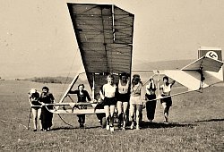 flugschulerinnen-ns-zeit-01 Neu - Repro: Horst Biere/Quelle: Soppa
