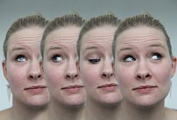 Entspannend: LZ-Volontärin Carlin Brokmann probiert die Augen-Yoga-Anleitung des Yoga Vidya aus. - Vera Gerstendorf-Welle