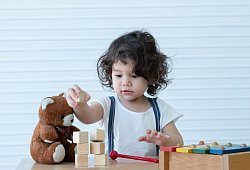 20241118_tipp-sicheres-spielzeug-schenken_adpic - Verbraucherzentrale NRW