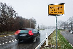 Mann soll vier Familienmitglieder getötet haben - Christoph Schmidt/dpa