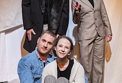 HP1UnsereBlauenAugen29 - Bettina Stoess, Landestheater