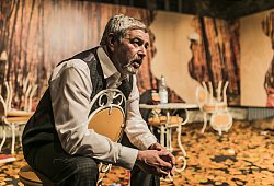 Der Heiler - Landestheater/Quast
