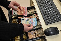 Bargeld - Jens Kalaene/dpa