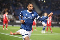 Arminia Bielefeld schlägt Viktoria Köln 2:0. - Oliver Krato