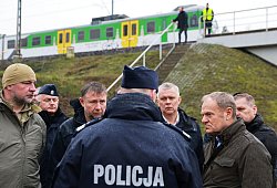 Bahnstrecke in Polen durch Sabotage besch&auml;digt - KPRM/AP/dpa
