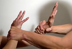 Gewalt an Frauen - Maurizio Gambarini/dpa