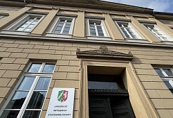 Gericht - 1 - Silke Buhrmester