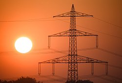 Stromnetz - 1 - Julian Stratenschulte/dpa