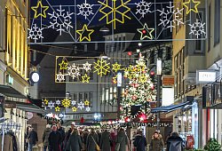 Shopping - 1 - Sarah Jonek