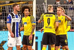Erling Haaland (Borussia Dortmund / BVB, 09) und Lennard Maloney (Borussia Dortmund / BVB, 45) freut sich über / ueber - 1 - 1 - 1 - IMAGO/Eibner