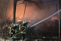 Feuer bei Remondis am 10.10.25 - Feuerwehr Dörentrup