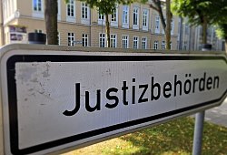 Landgericht Detmold - 1 - Janet König