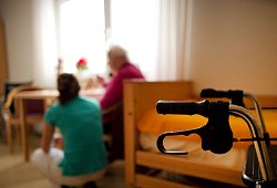 Pflegeheime (Ist ein Bild aus der Agentur) - 1 - picture alliance / dpa