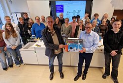 Wasserstoff-Experimentiersets - 1 - 1 - Nadine Uphoff