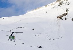 Rettungshubschrauber im Einsatz - Urs Flueeler/KEYSTONE/dpa