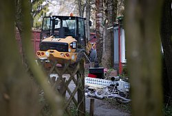Beim Abriss der Parzelle auf dem Campingplatz in Lügde sind mehrfach weitere Datenträger gefunden worden. - Friso Gentsch/dpa