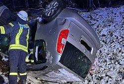 Unfall Linderhofe - 1 - L&ouml;schzug B&ouml;singfeld