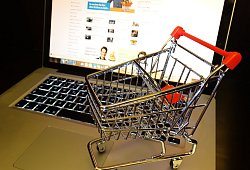 Online-Shopping - Symbolbild: dpa