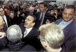 Schröder - LZ, 30.12.2001/Scherzer