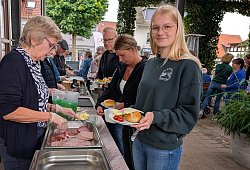 Barntruper Marktplatzfrühstück - Annika Langhagel
