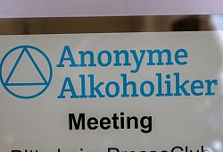 Anonyme Alkoholiker - Peter Kneffel/dpa