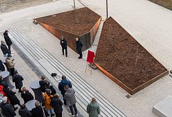 2024_371_einweihung20kunstwerk20dialog_2 - 1 - TH OWL