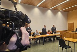 Hausverwalterin aus Lage vor Gericht - Janet König