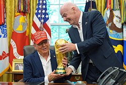 Donald Trump und Gianni Infantino - Jacquelyn Martin/AP/dpa
