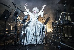 Die Geister bitten in die Katakomben des Landestheaters - Kerstin Schomburg, Landestheater