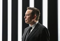 Elon Musk - Patrick Pleul/dpa