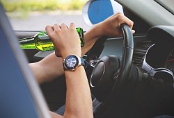 Alkohol am Steuer - Pixabay