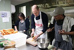 Prinz William hilft bei Obdachlosen-Organisation - Ian Vogler/Daily Mirror/PA Wire/dpa