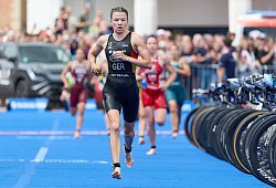 Triathletin Tanja Neubert - Georg Wendt/dpa