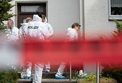 Drei Tote in Haus in Werther bei Bielefeld gefunden. - Friso Gentsch/dpa