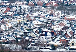 Schnee in Niedersachsen - Sina Schuldt/dpa