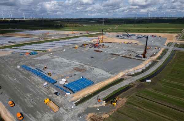 Was wird aus der geplanten Batteriefabrik in Schleswig-Holstein? (Archivbild) - © Christian Charisius/dpa