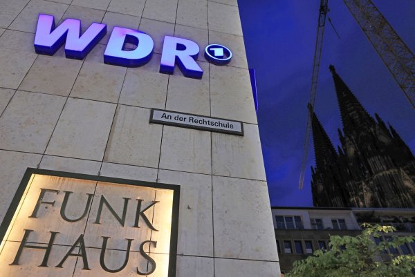 Im Tarifstreit haben der WDR und Verdi eine Einigung erzielt (Archivbild). - © Oliver Berg/dpa