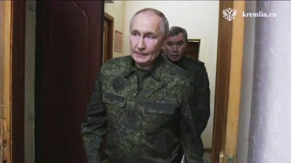 Putin hat erstmals den Frontabschnitt Kursk besucht. - © -/Russian Presidential Press Service/AP/dpa