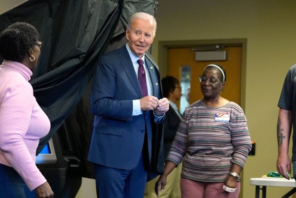 Biden hat seine Stimme bereits abgegeben. - © Manuel Balce Ceneta/AP/dpa
