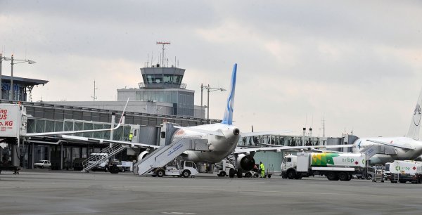 Flughafen Paderborn-Lippstadt: Der Airport hat für die Region eine große Bedeutung, sagen Politik und Wirtschaft.  - © Marc Köppelmann